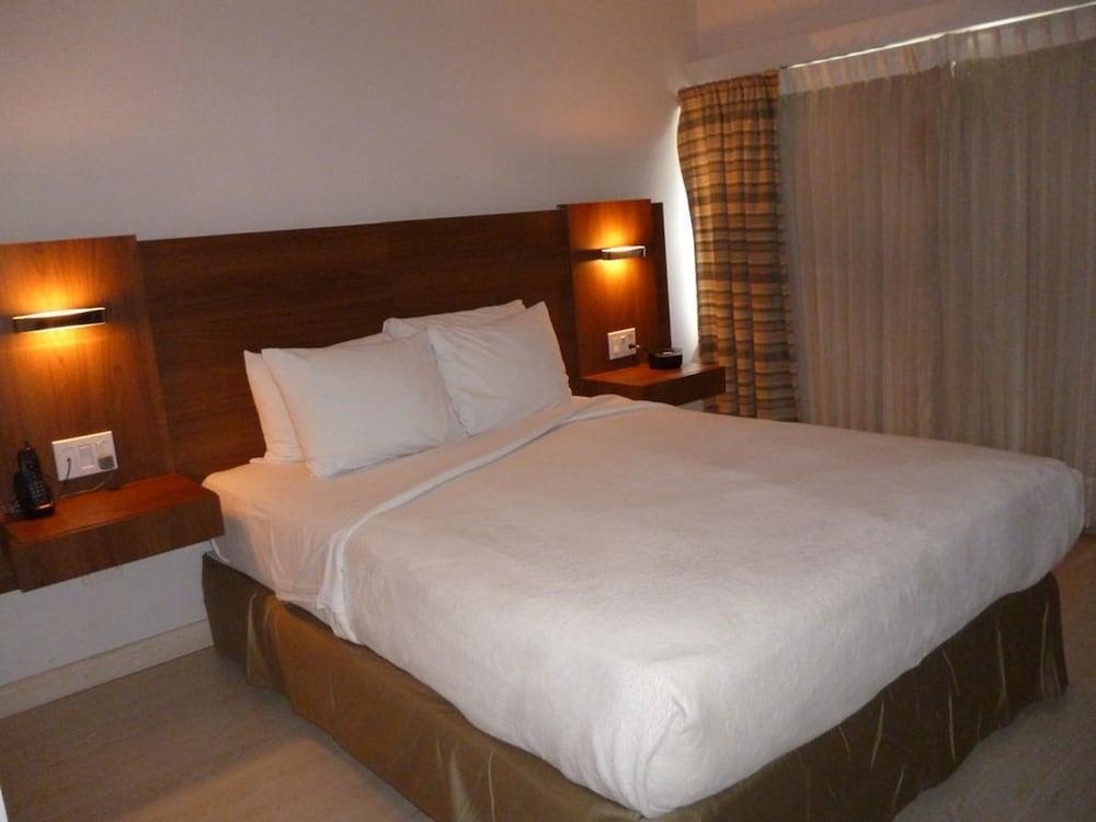 Hotel Tower House Suites Панама Сити Екстериор снимка