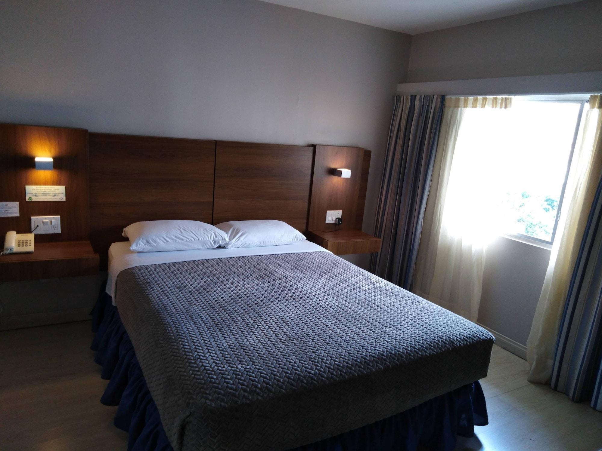 Hotel Tower House Suites Панама Сити Екстериор снимка