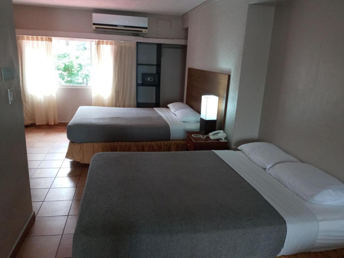 Hotel Tower House Suites Панама Сити Екстериор снимка